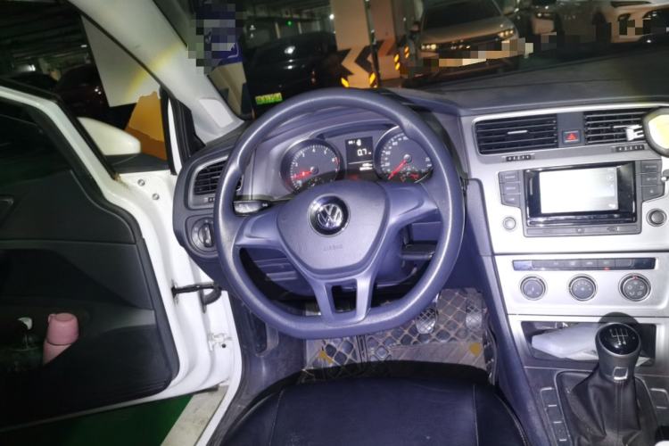 Used Volkswagen Golf 2016 1.6L Manual Fashion Edition Steering Wheel