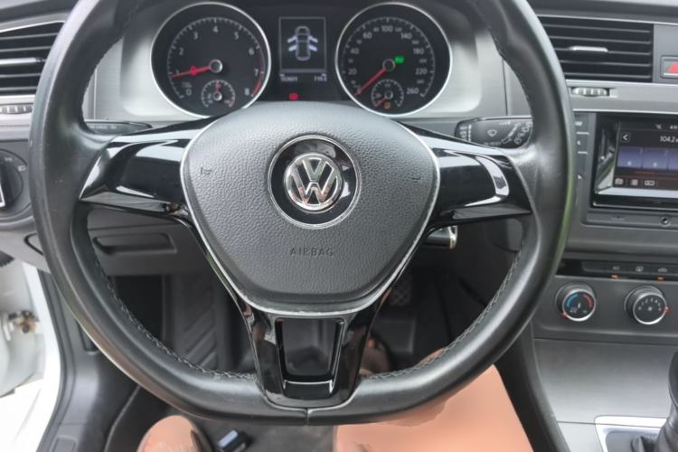 Used Volkswagen Golf 2016 230TSI Automatic Comfort Version Steering Wheel