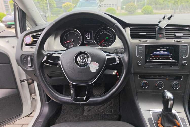 Used Volkswagen Golf 2016 1.6L Automatic Comfort Model Steering Wheel