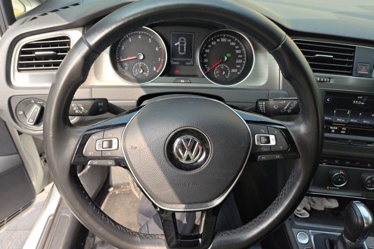 Used Volkswagen Golf 2016 230TSI Automatic Luxury Version Steering Wheel