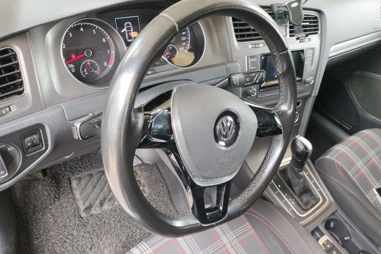 Used Volkswagen Golf 2016 230TSI Automatic Comfort Version Steering Wheel