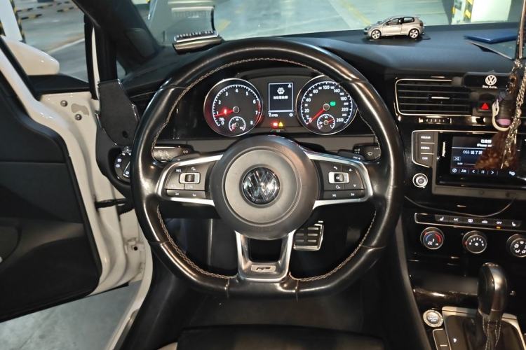 Used Volkswagen Golf 2016 1.4TSI Automatic R-Line Steering Wheel