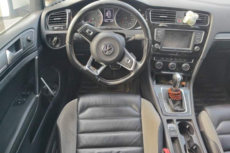 Used Volkswagen Golf 2016 1.4TSI Automatic R-Line Steering Wheel