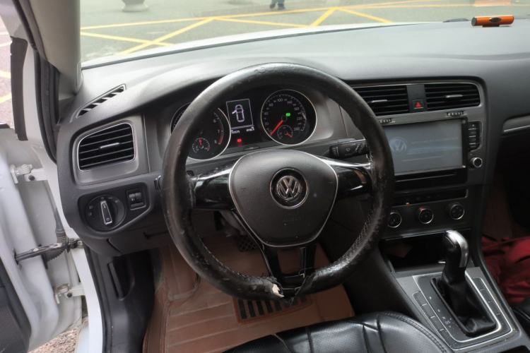 Used Volkswagen Golf 2016 230TSI Automatic Comfort Version Steering Wheel