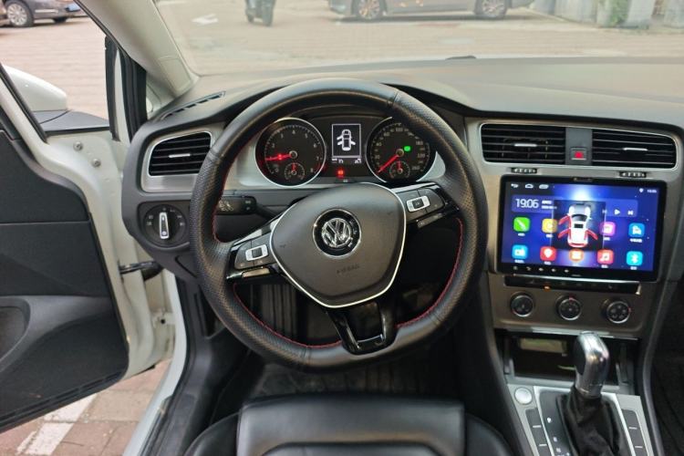 Used Volkswagen Golf 2016 230TSI Automatic Luxury Version Steering Wheel