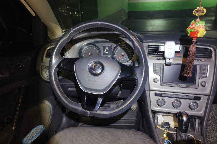 Used Volkswagen Golf 2016 1.6L Automatic Comfort Model Steering Wheel