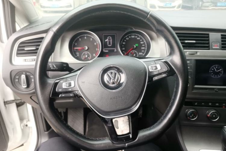 Used Volkswagen Golf 2016 230TSI Automatic Luxury Version Steering Wheel