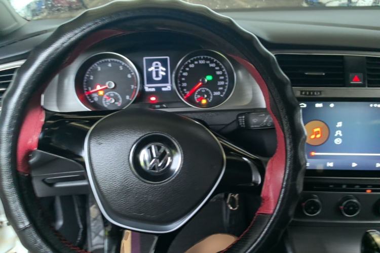 Used Volkswagen Golf 2016 230TSI Automatic Comfort Version Steering Wheel