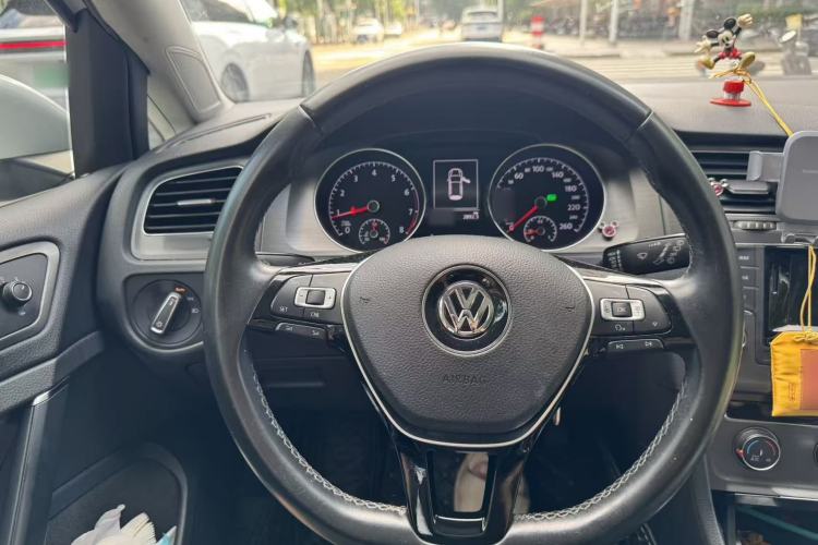 Used Volkswagen Golf 2016 230TSI Automatic Luxury Version Steering Wheel
