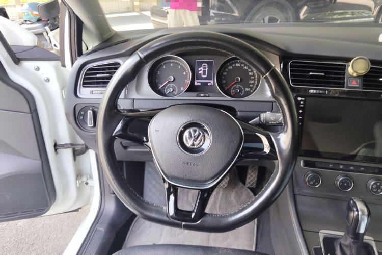 Used Volkswagen Golf 2016 230TSI Automatic Comfort Version Steering Wheel