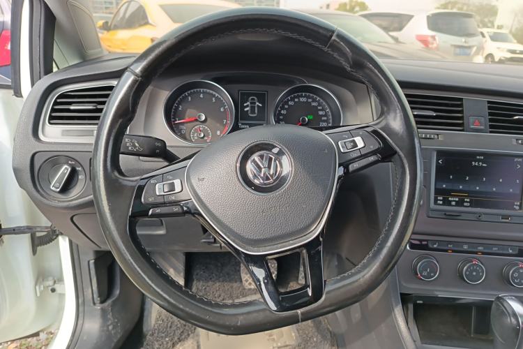 Used Volkswagen Golf 2016 230TSI Automatic Luxury Version Steering Wheel