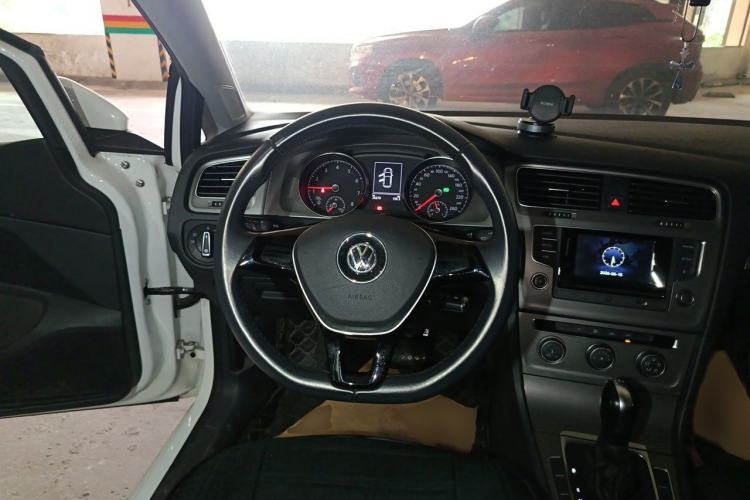 Used Volkswagen Golf 2016 230TSI Automatic Comfort Version Steering Wheel