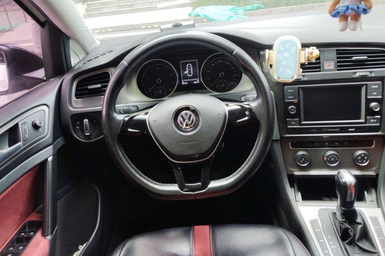 Used Volkswagen Golf 2016 230TSI Automatic Comfort Version Steering Wheel