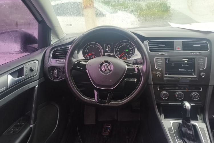 Used Volkswagen Golf 2016 1.6L Automatic Comfort Model Steering Wheel