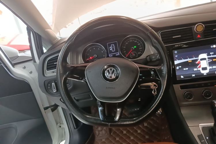 Used Volkswagen Golf 2016 1.6L Automatic Comfort Model Steering Wheel