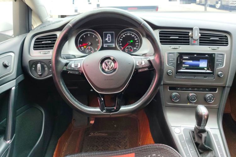 Used Volkswagen Golf 2016 230TSI Automatic Luxury Version Steering Wheel