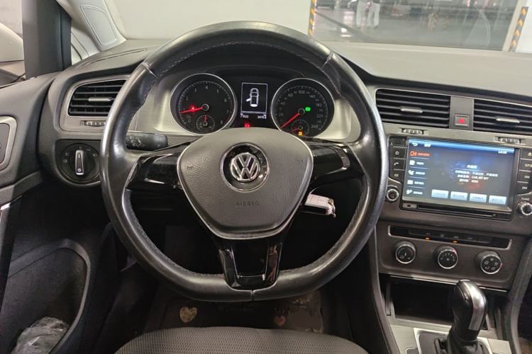 Used Volkswagen Golf 2016 1.6L Automatic Comfort Model Steering Wheel