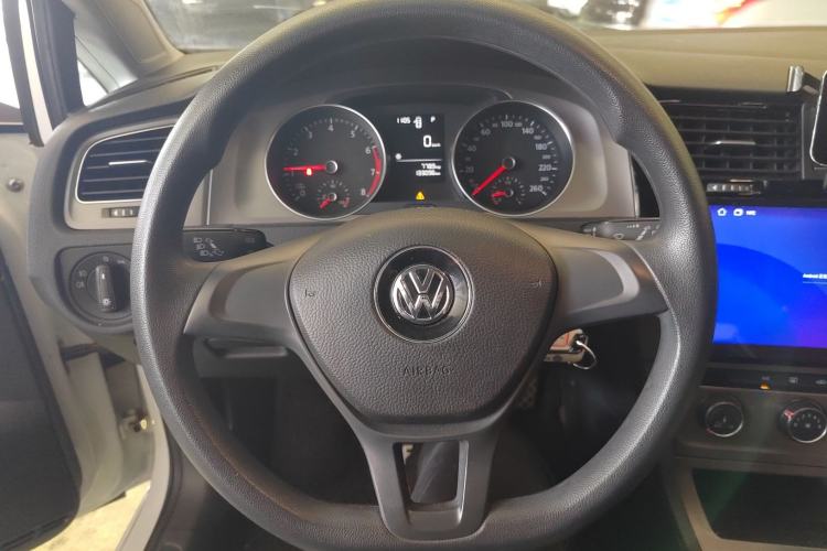 Used Volkswagen Golf 2016 1.6L Automatic Fashion Model Steering Wheel