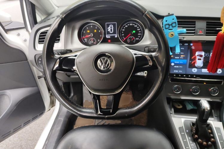Used Volkswagen Golf 2016 230TSI Automatic Comfort Version Steering Wheel