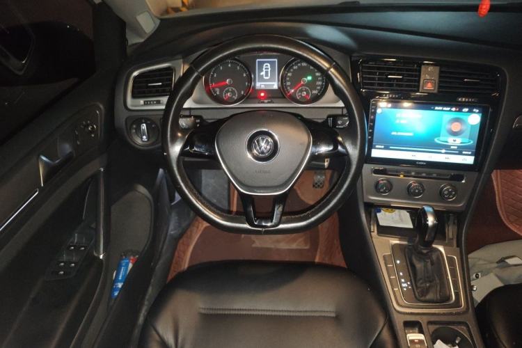 Used Volkswagen Golf 2016 230TSI Automatic Comfort Version Steering Wheel