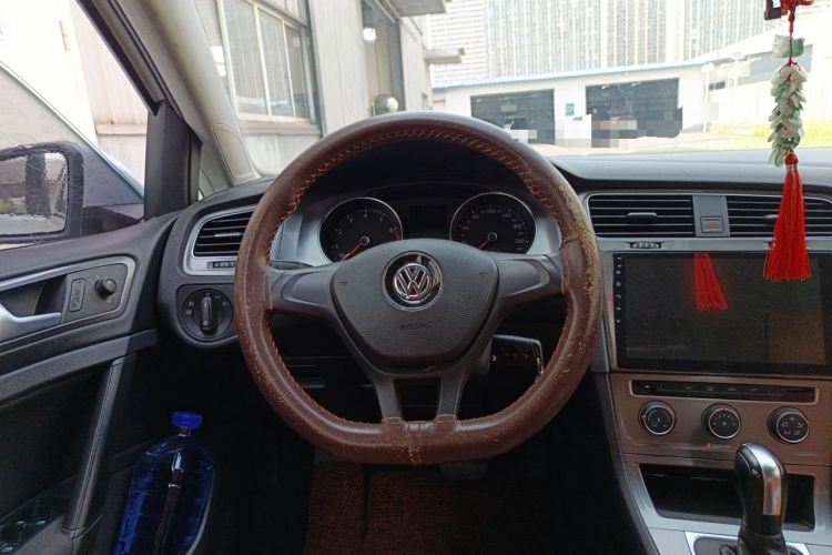 Used Volkswagen Golf 2016 1.6L Automatic Fashion Model Steering Wheel