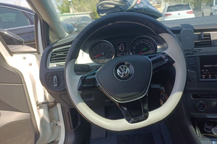 Used Volkswagen Golf 2016 230TSI Automatic Comfort Version Steering Wheel