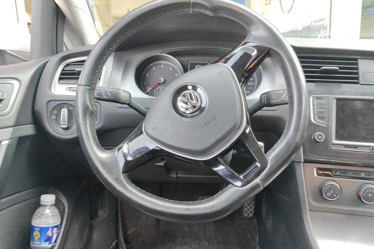Used Volkswagen Golf 2016 1.6L Automatic Comfort Model Steering Wheel