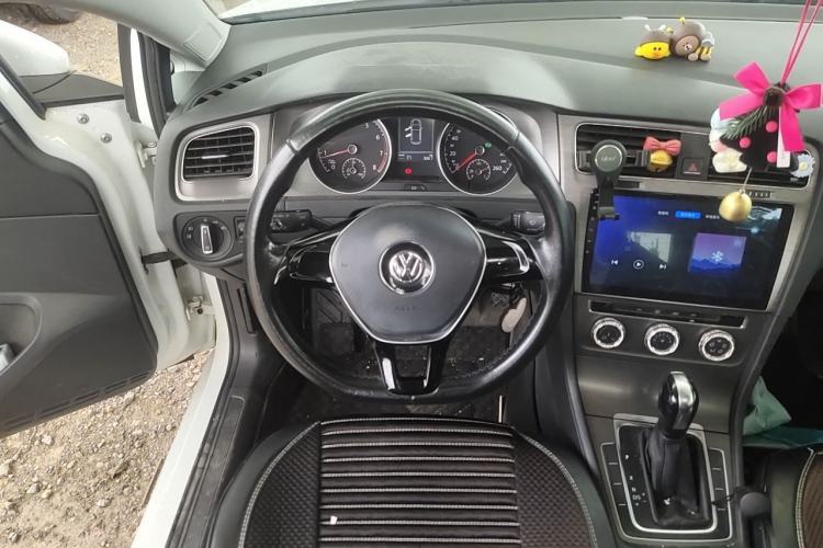 Used Volkswagen Golf 2016 1.6L Automatic Comfort Model Steering Wheel