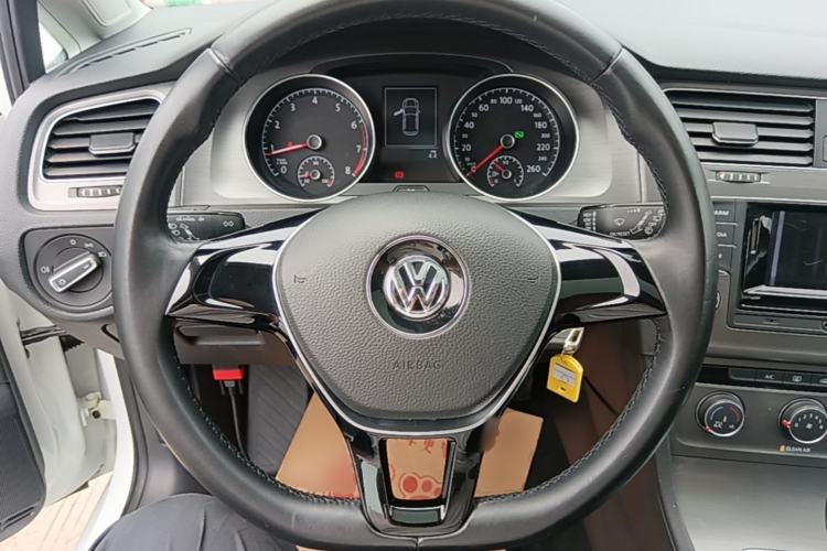 Used Volkswagen Golf 2016 230TSI Automatic Comfort Version Steering Wheel