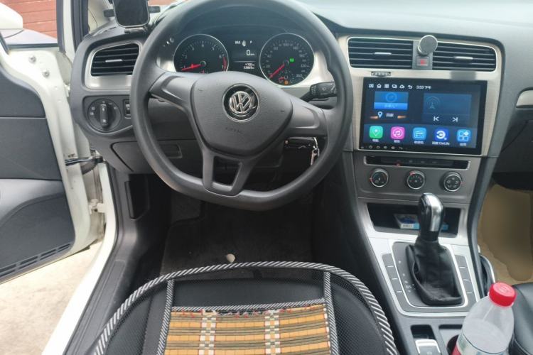 Used Volkswagen Golf 2016 1.6L Automatic Fashion Model Steering Wheel