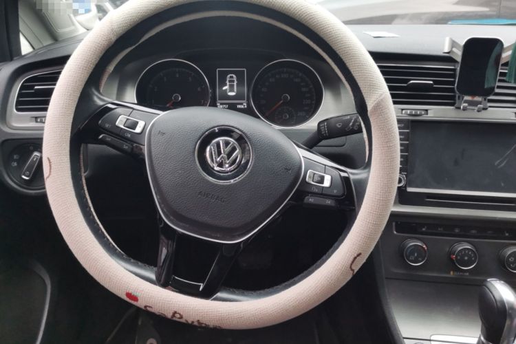 Used Volkswagen Golf 2016 230TSI Automatic Luxury Version Steering Wheel