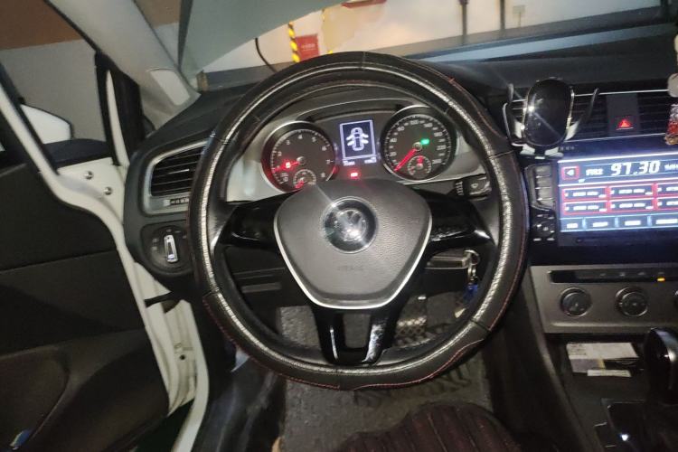 Used Volkswagen Golf 2016 1.6L Automatic Comfort Model Steering Wheel