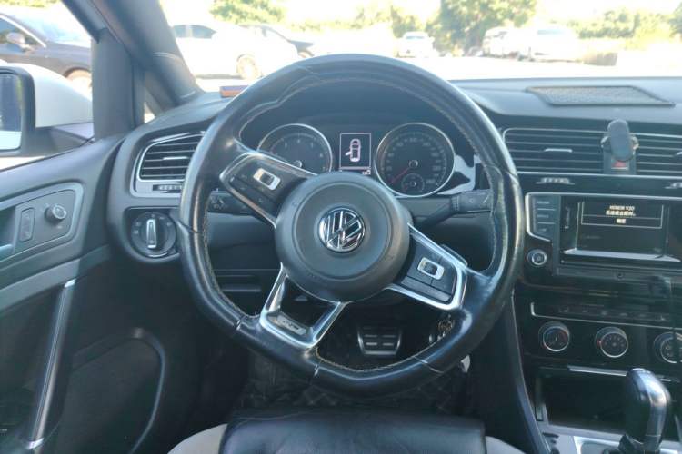 Used Volkswagen Golf 2016 1.4TSI Automatic R-Line Steering Wheel