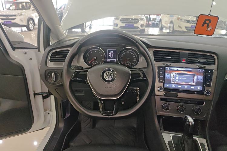 Used Volkswagen Golf 2016 1.6L Automatic Comfort Model Steering Wheel