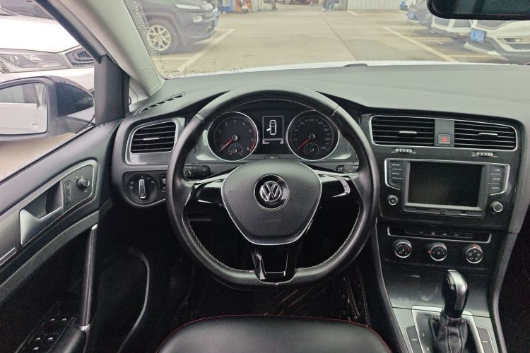 Used Volkswagen Golf 2016 1.6L Automatic Comfort Model Steering Wheel