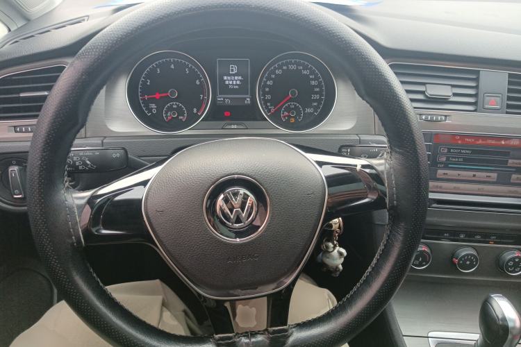 Used Volkswagen Golf 2016 230TSI Automatic Comfort Version Steering Wheel