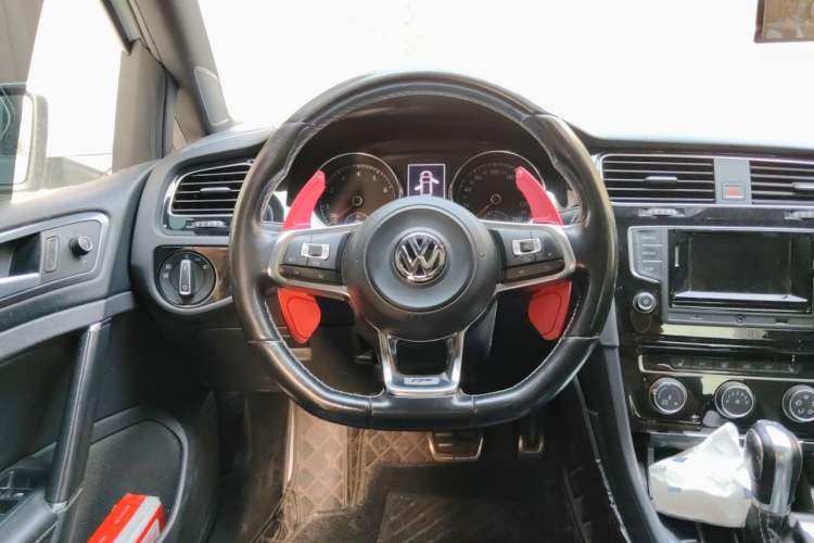 Used Volkswagen Golf 2016 1.4TSI Automatic R-Line Steering Wheel