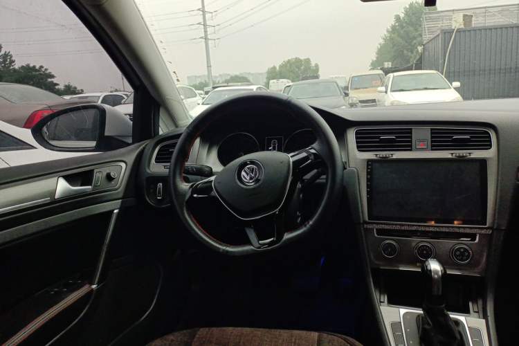 Used Volkswagen Golf 2016 230TSI Automatic Comfort Version Steering Wheel
