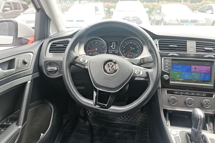 Used Volkswagen Golf 2016 230TSI Automatic Luxury Version Steering Wheel