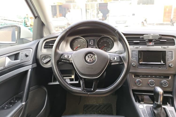 Used Volkswagen Golf 2016 230TSI Automatic Luxury Version Steering Wheel