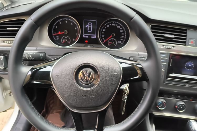 Used Volkswagen Golf 2016 230TSI Automatic Comfort Version Steering Wheel