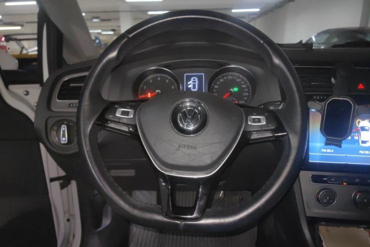 Used Volkswagen Golf 2016 230TSI Automatic Luxury Version Steering Wheel