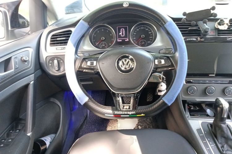 Used Volkswagen Golf 2016 230TSI Automatic Comfort Version Steering Wheel