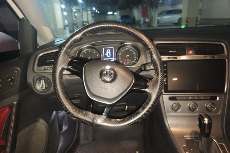 Used Volkswagen Golf 2016 1.6L Automatic Comfort Model Steering Wheel
