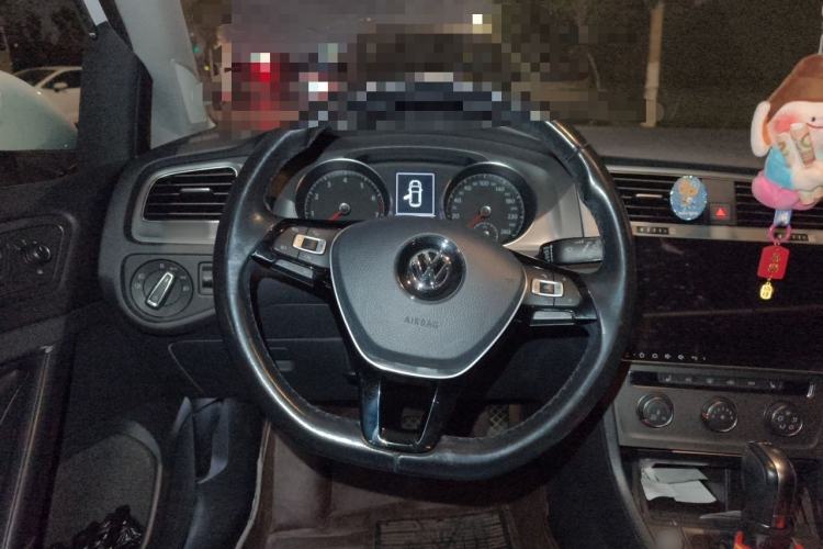 Used Volkswagen Golf 2016 230TSI Automatic Luxury Version Steering Wheel