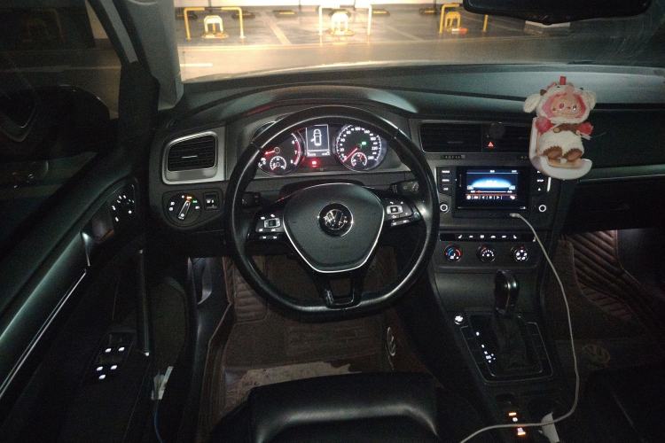 Used Volkswagen Golf 2016 230TSI Automatic Luxury Version Steering Wheel