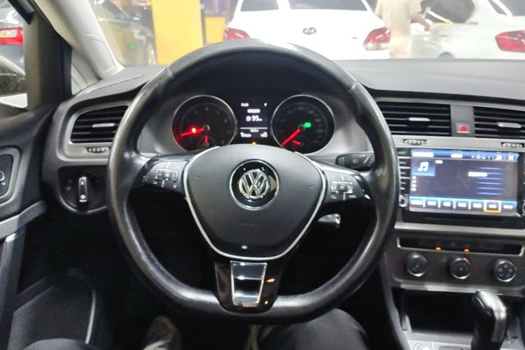 Used Volkswagen Golf 2016 1.6L Automatic Comfort Model Steering Wheel