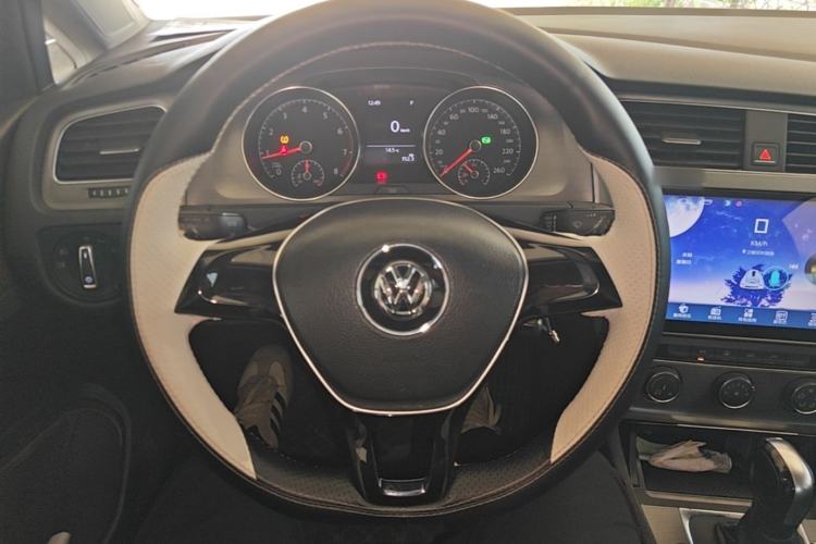 Used Volkswagen Golf 2016 1.6L Automatic Comfort Model Steering Wheel