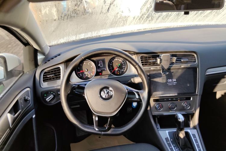Used Volkswagen Golf 2016 1.6L Automatic Comfort Model Steering Wheel