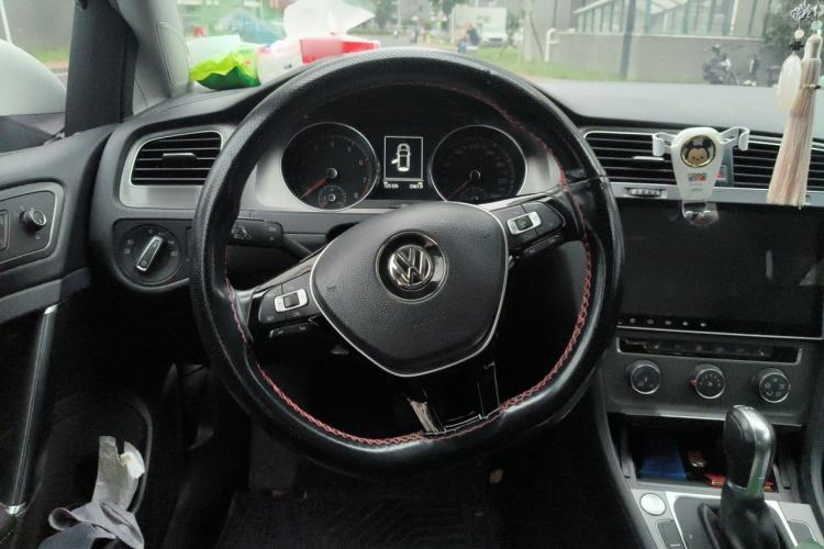 Used Volkswagen Golf 2016 230TSI Automatic Luxury Version Steering Wheel